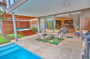 Luxury 3 Bed Villa in Setai Beach Estate
